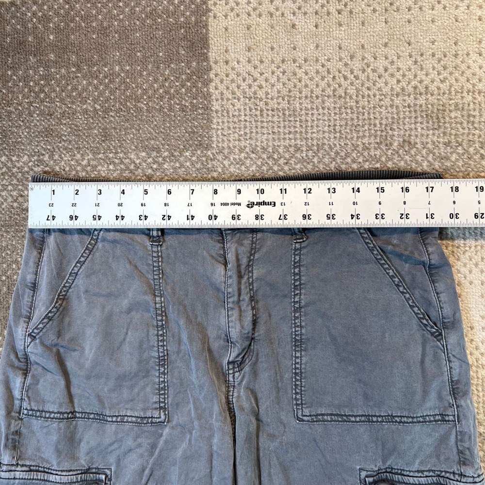 American Eagle Womens Grey Cargo Pants Wide Leg Stretch Size 12 Regular - Picture 6 of 10